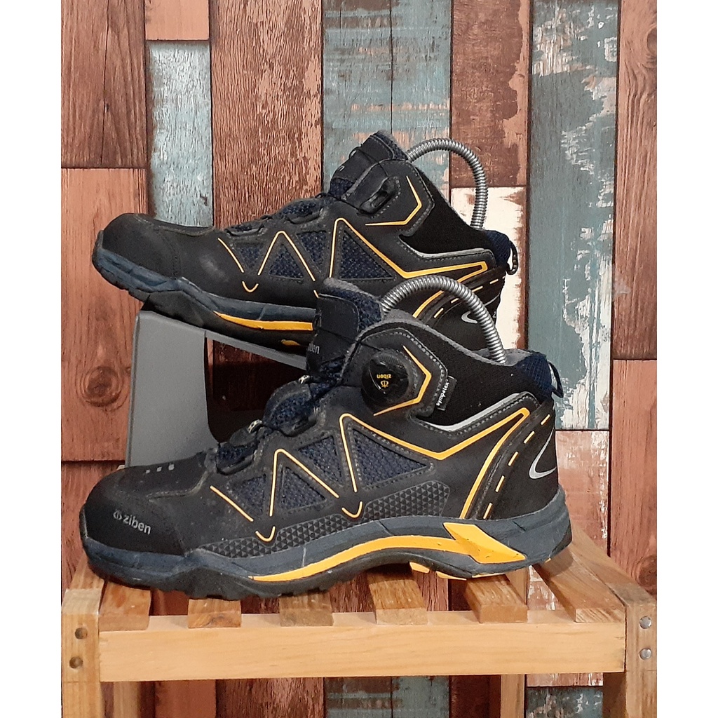 Sepatu ZIBEN Wire Safety Boots  size 41 / 26 cm