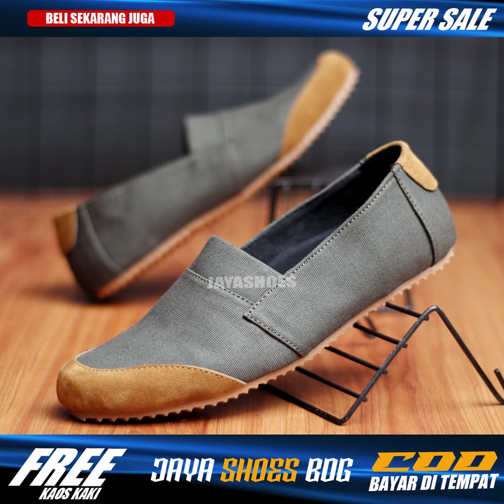 KEN Sepatu Slip On Pria Kasual Sepatu Slop Pria Simple Anti slip Murah Main Gaya Hangout