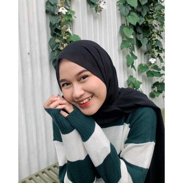 BUY 1 FREE 1 EIRA SWEATER / Atasan Wanita Bahan Rajut Premium / One Size LB 110 CM