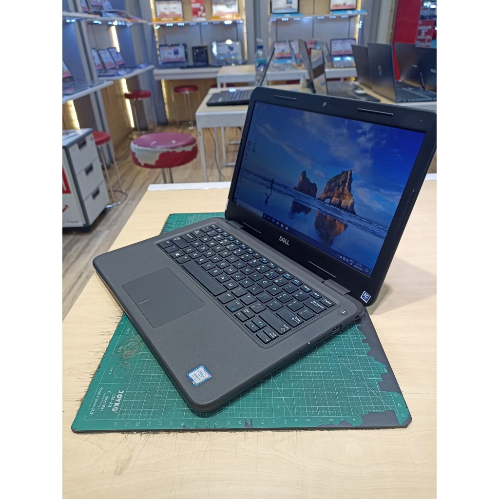 Laptop Dell Latitude 3310 13 Intel core i3 8145U 4GB 128GB SSD Win10 pro
