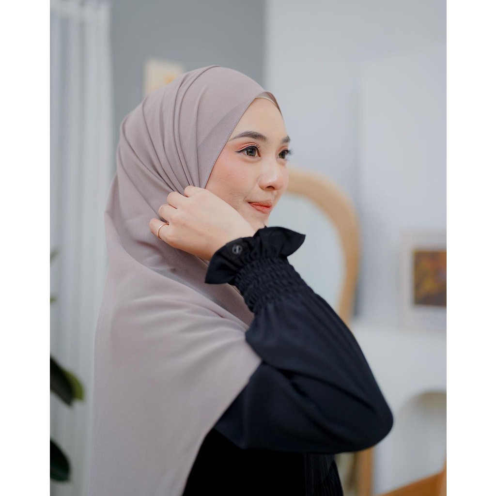 Alesha Dress By Zayena
