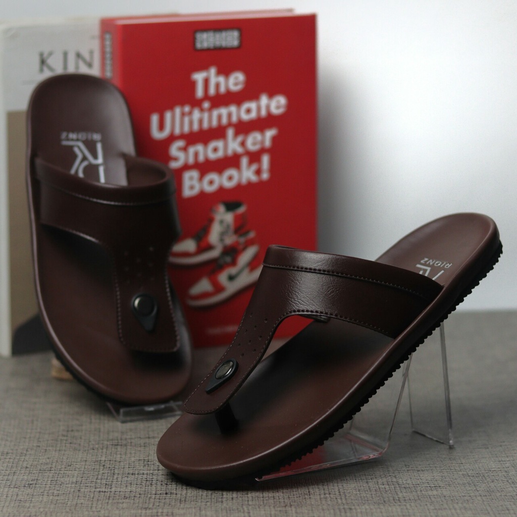 RIONZ ROBERTO - Sandal Pria Jepit Kulit PU Hitam Coklat  Gaya Kekinian Murah - Sandal Casual Pria Cowok Flip Flop Original Terbaru