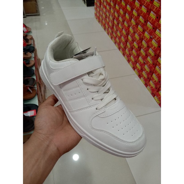 SEPATU PRIA KETS PUTIH BRAND COLE ORIGINAL