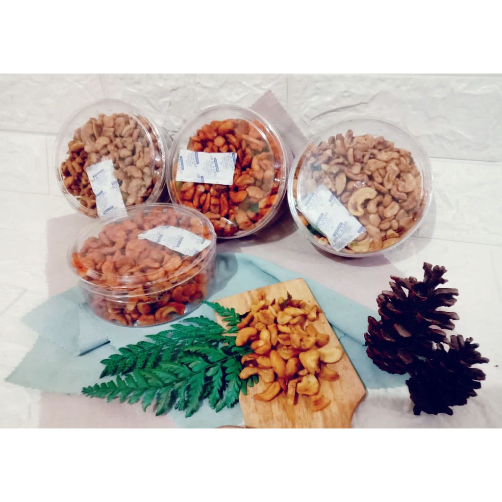 

Kacang Mede Toples Patahan 200g /Crispi/Ori/Thailand Random