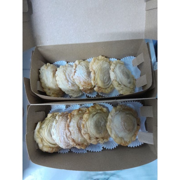 

Karipap Pisang Keju Coklat
