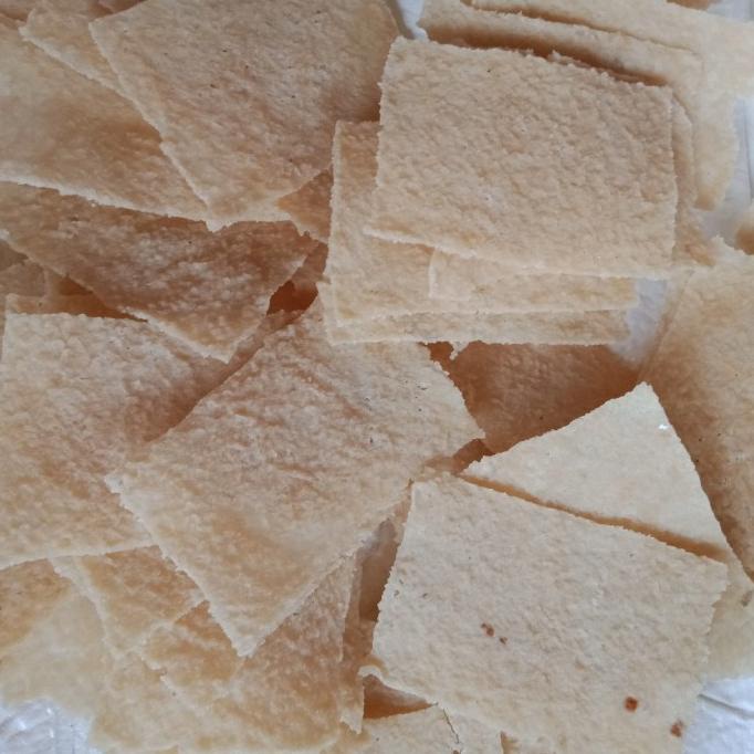 

kerupuk nasi mentah 500 gram persegi uru01