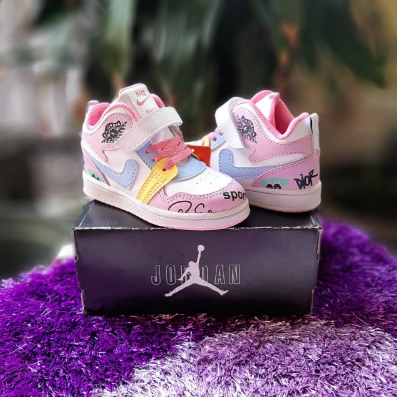 Sepatu Anak Premium High Quality Anak Laki Laki Perempuan Umur 1 2 3 4 5 6 7 8 9 10 Rekomendasi Kado Anak Grade Original 100% Sepatu Nike Jordan Anak Jordan Kids Import Sepatu Basket Olahraga Anak