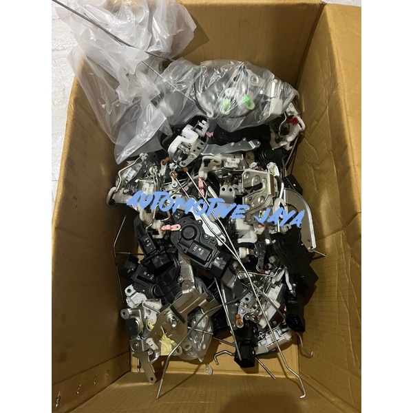 Door Lock Doorlock actuator Motor Central Lock Pintu avanza xenia old lama original