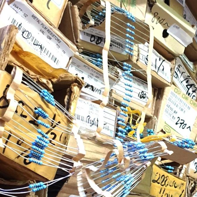 (15 pcs) Resistor metal film 1% 0.5W 1/2 W 22 ohm pcmelektr812 Segera Beli