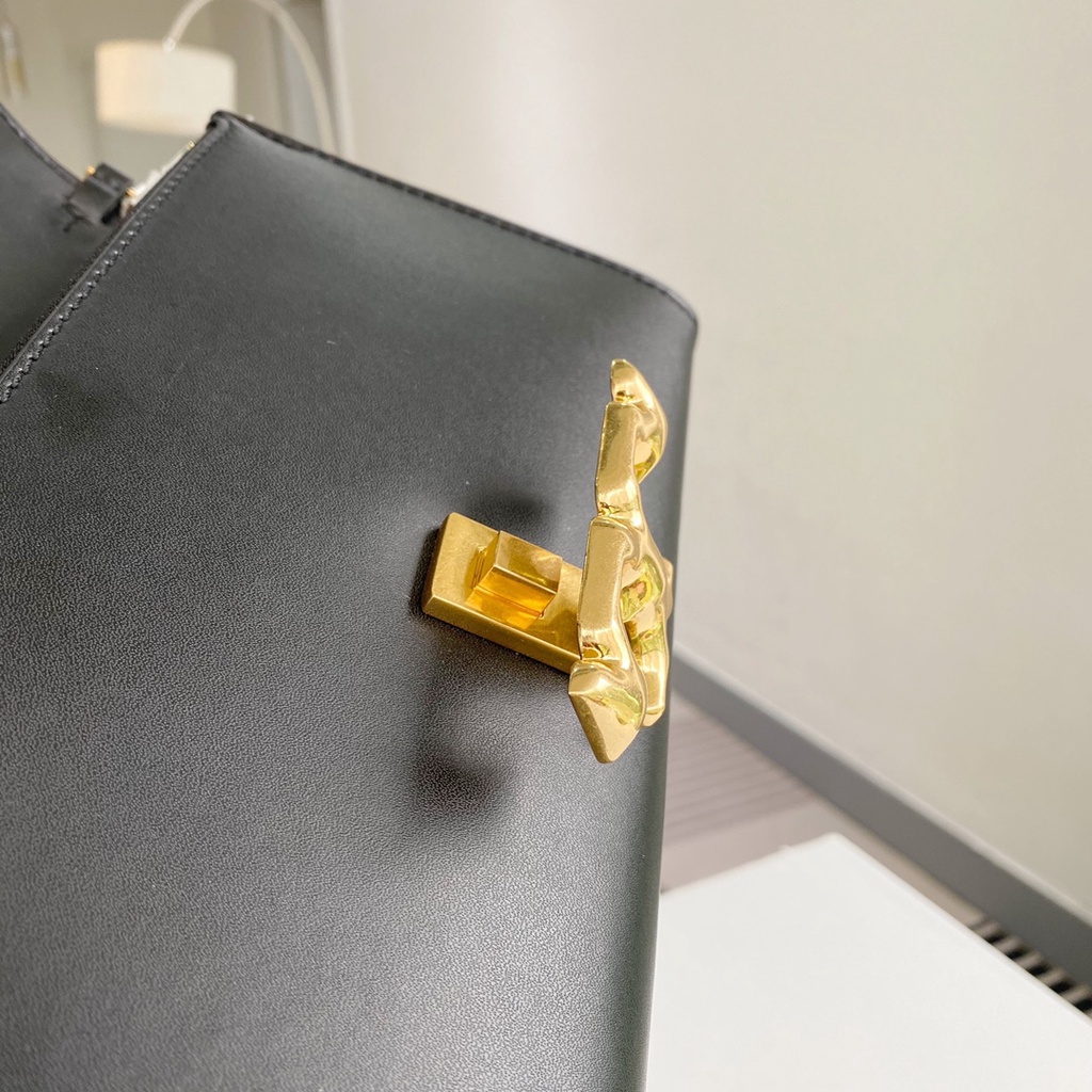 TB74311-9  74311 Original TB  new chain bag clutch bag shoulder bag messenger bag size: 25*14*5cm   snb