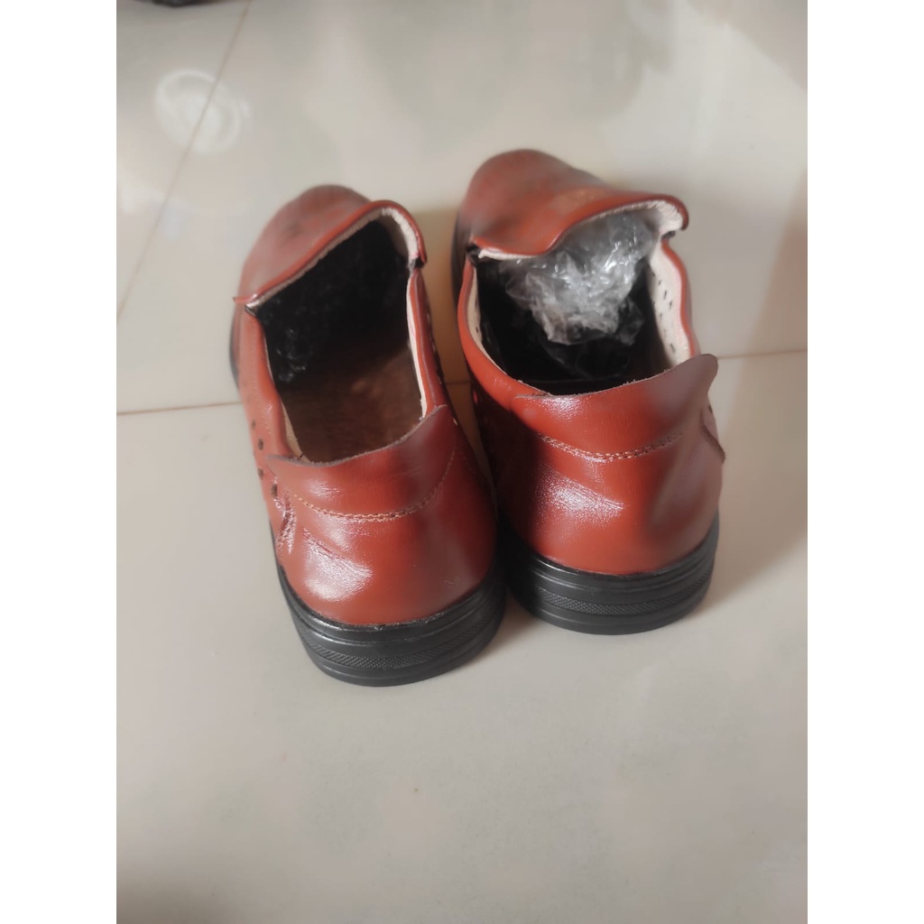 sepatu kulit no merek import