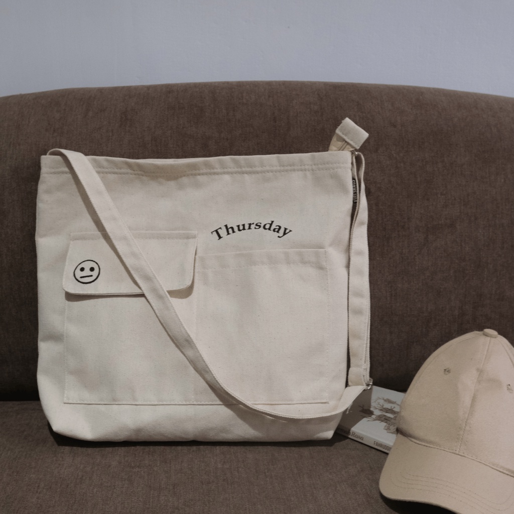 (FREE POUCH) Slingbag DAISY DAY with Emoji