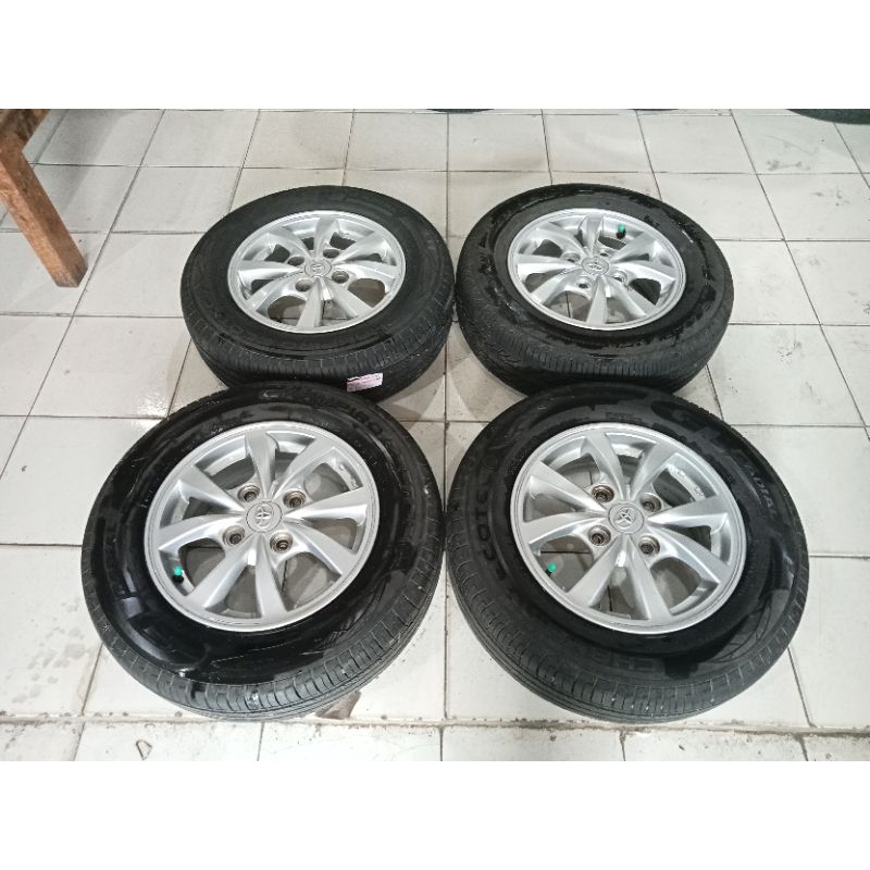 velg bekas Mobil avanza ring  14+ban 185 70 14 lebar 5 et 45 pcd 4x114