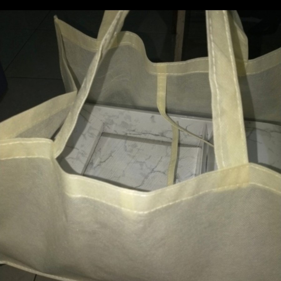 Tas tenteng Box makanan