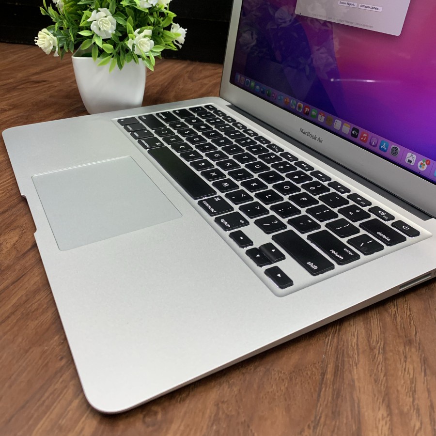 Apple MacBook Air 13-inch Ci7 Ram 8GB SSD 512GB 2017 Mulus