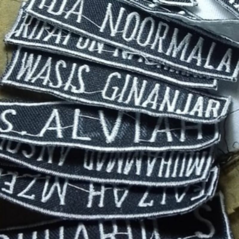 

Bordir Nama Sekolah // Bordir Nama // Bordir Name tag Seragam Sekolah // By Cantya Boutique