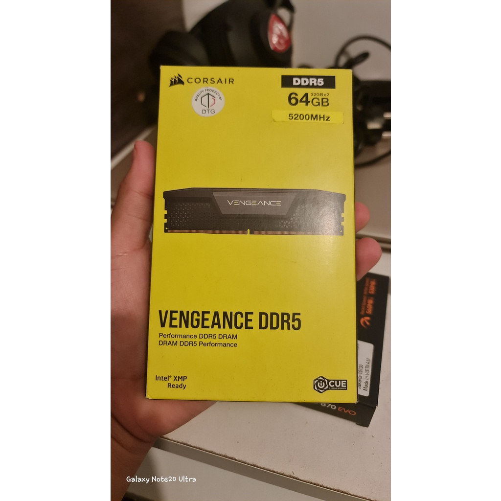 CORSAIR VENGEANCE 64GB (2x32GB) DDR5 DRAM 5200MHz