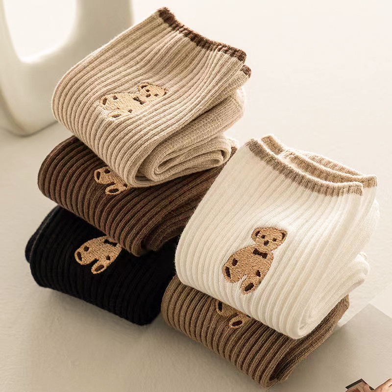 POKY - D2037 Kaos Kaki Fashion / Kaos Kaki K5676 / Kaos Kaki Panjang Motif Bear / Kaos Kaki Pria Wanita Panjang Setinggi Betis / Kaos Kaki Beruang Cute