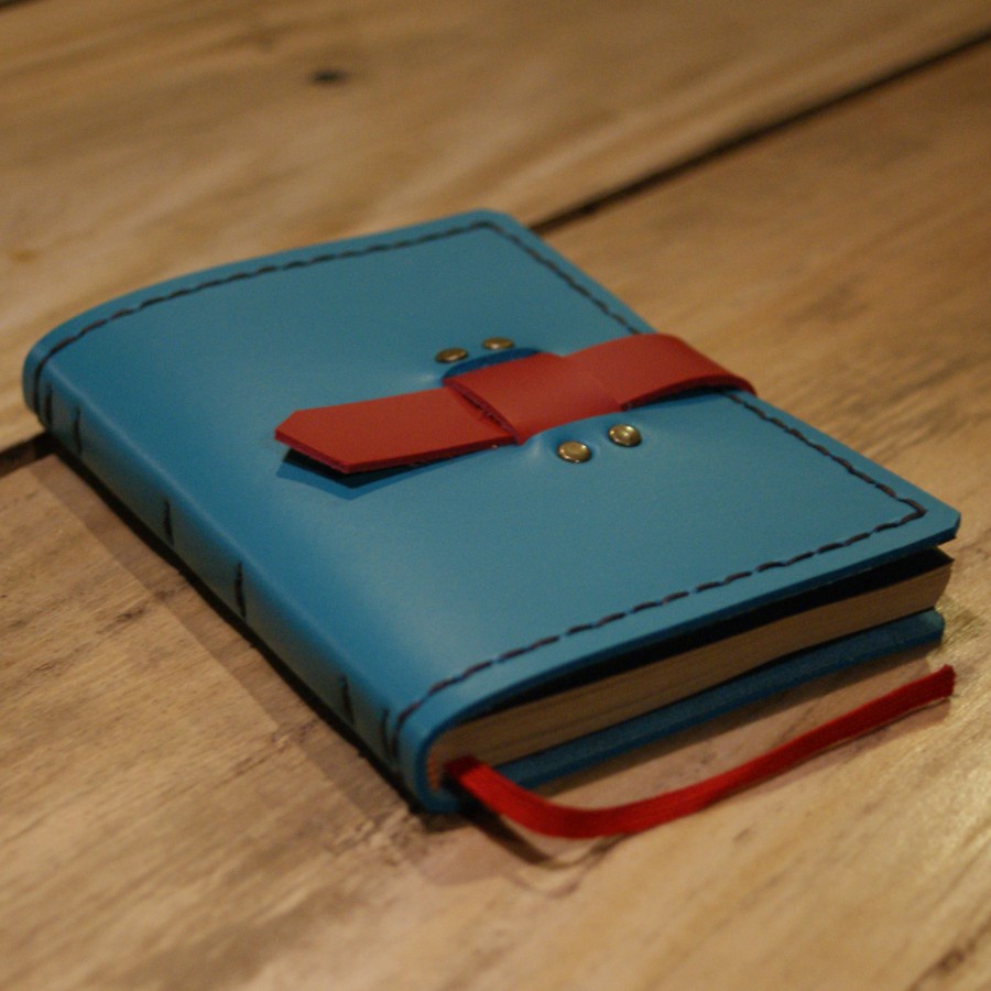 

Buku Catatan Kulit Hibrkraft - Amabilis - Ungu, 18cm x 13cm