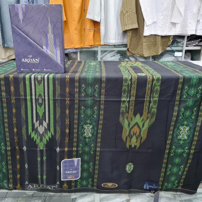 Sarung Ardan Ketjubung GSE Gold Hitam ss
