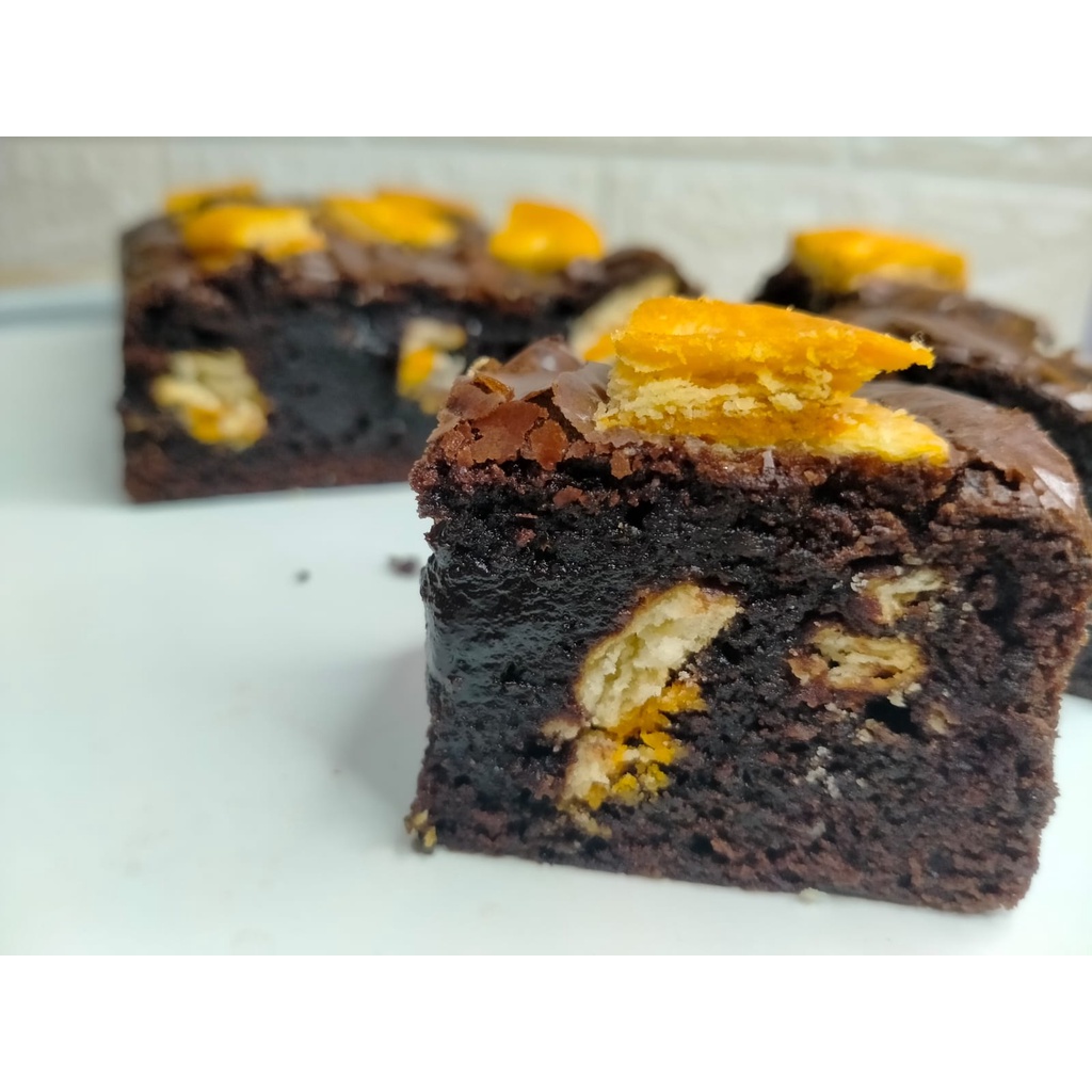 

Fudgy Brownies CHEESE BISCUIT / Brownies Panggang - Papanda Bread (Small/ Medium)