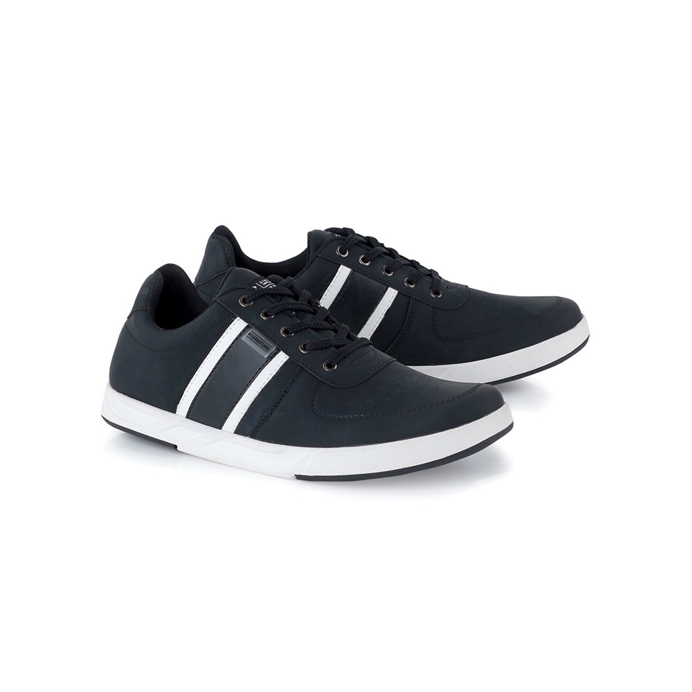 SEPATU SNEAKER KURO KUZATURA