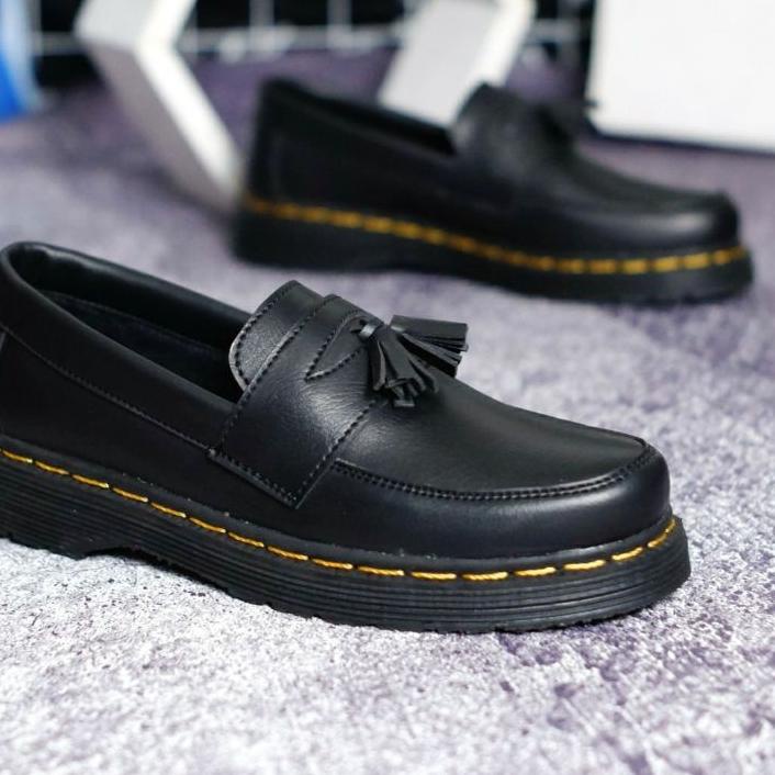 ► NYEKERMEN x MADEMAX Sepatu Casual Pria Loafers Formal Pantofel Kerja Modern Kekinian ☻