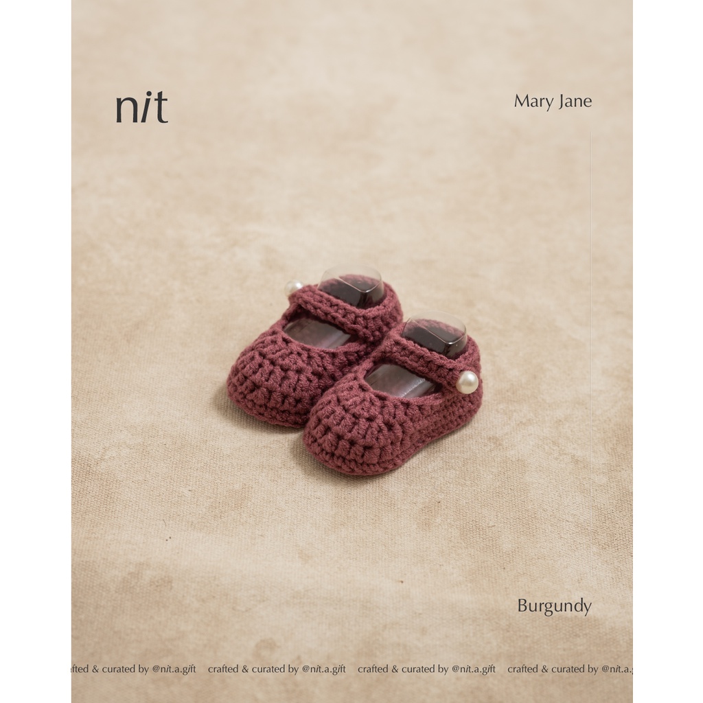 Sepatu Bayi Perempuan  / Baby Shoes / Sepatu Rajut Bayi / Newborn Baby Shoes / Baby Girl Shoes (Burg