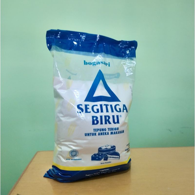 

Tepung segitiga biru ekonomis 1 kg