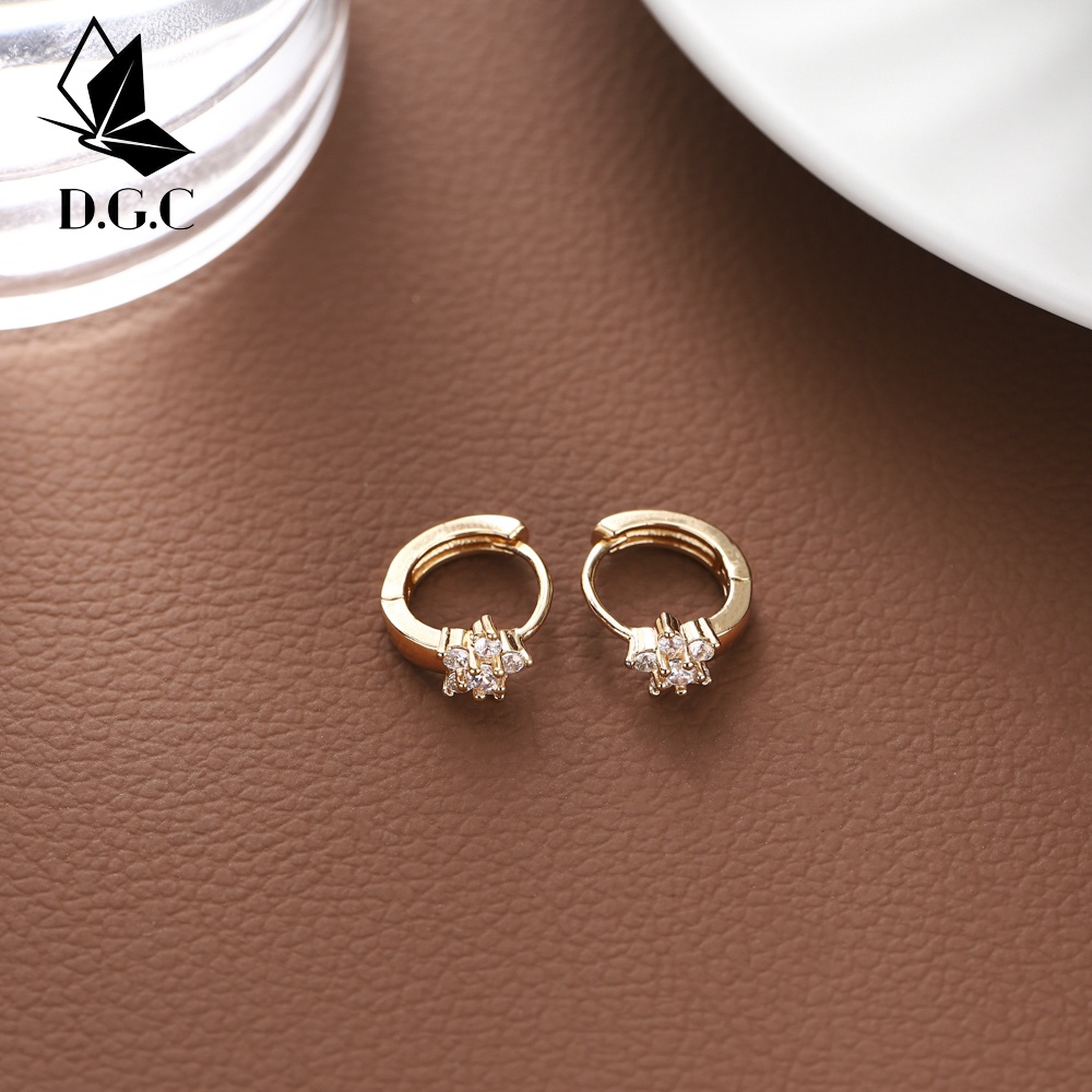 D.G.C✨Anting Titanium Wanita Anti Karat Korea Terbaru 2023 Anting Hoops Emas Berlian Bunga Anti Luntur Aksesoris Hijab Perhiasan Anting Dewasa Murah D578