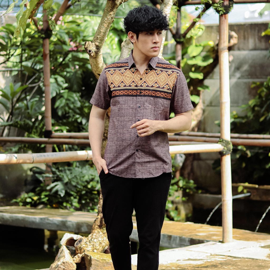 BatikBule Kemeja Batik Slimfit Pendek Motif Casual Warna Coklat &amp; Cream LBL 2032 &amp; 2033