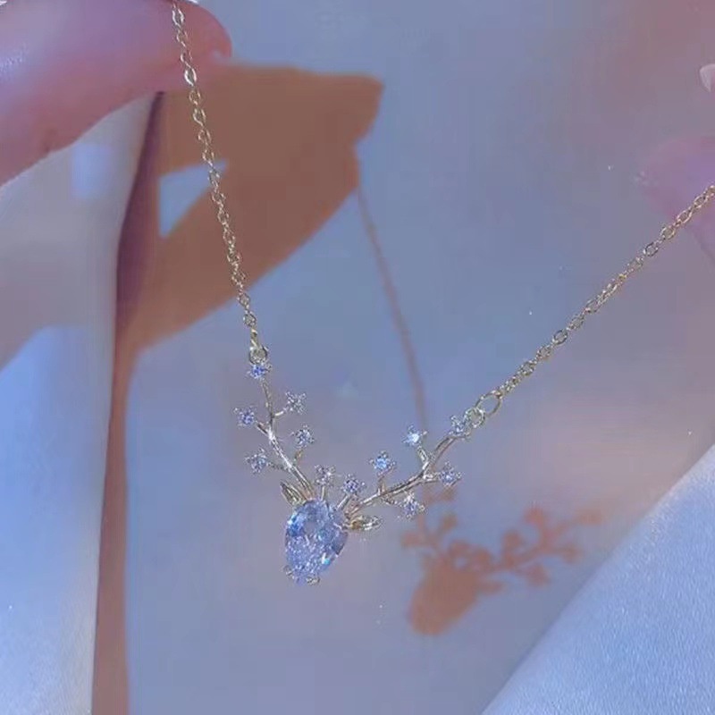 Ins Korea Kalung Liontin Kristal Zircon Moonstone Rantai Klavikula Untuk Wanita