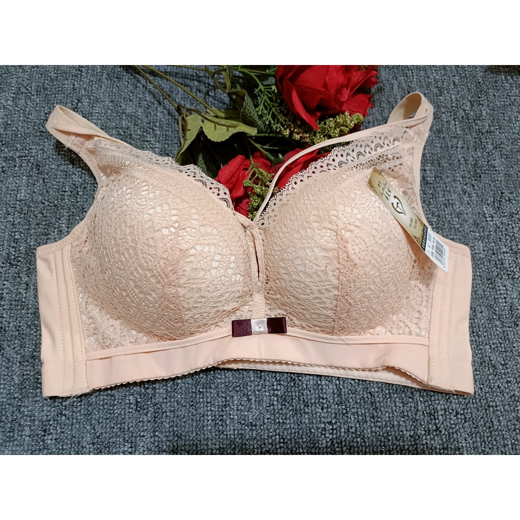 BRA / BH WANITA 137 ADA KAWAT BUSA SEDANG SIZE 34-40 KAIT 4 PAKAIAN DALAM WANITA IMPORT