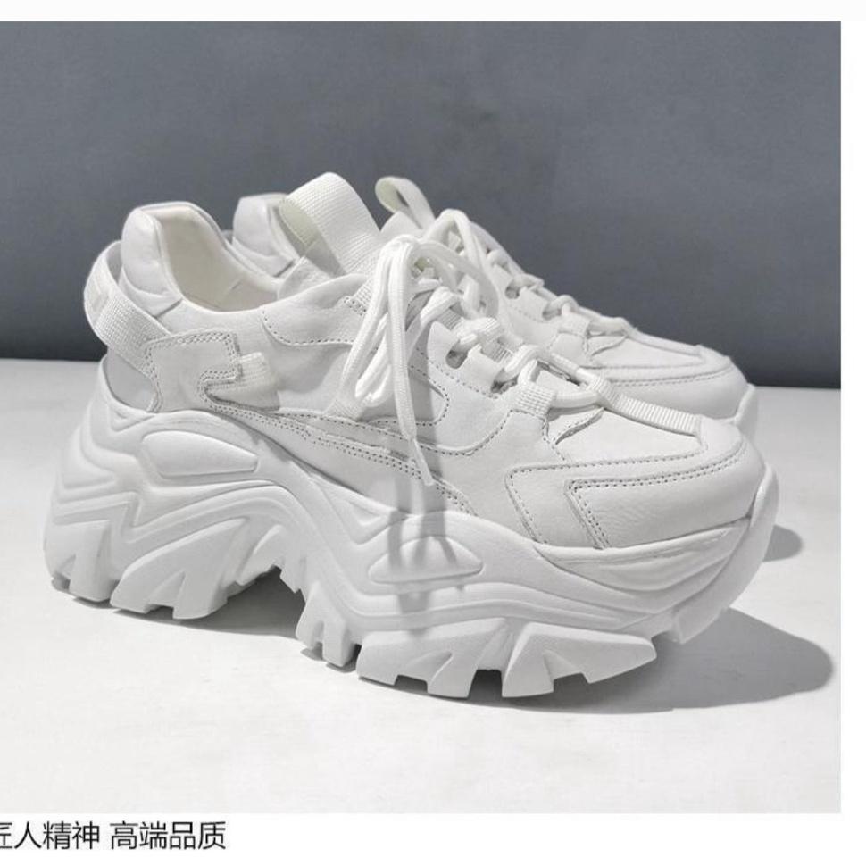 RECOMENDED DISNA - SEPATU SNEAKERS WANITA SELEBRITI EROPA