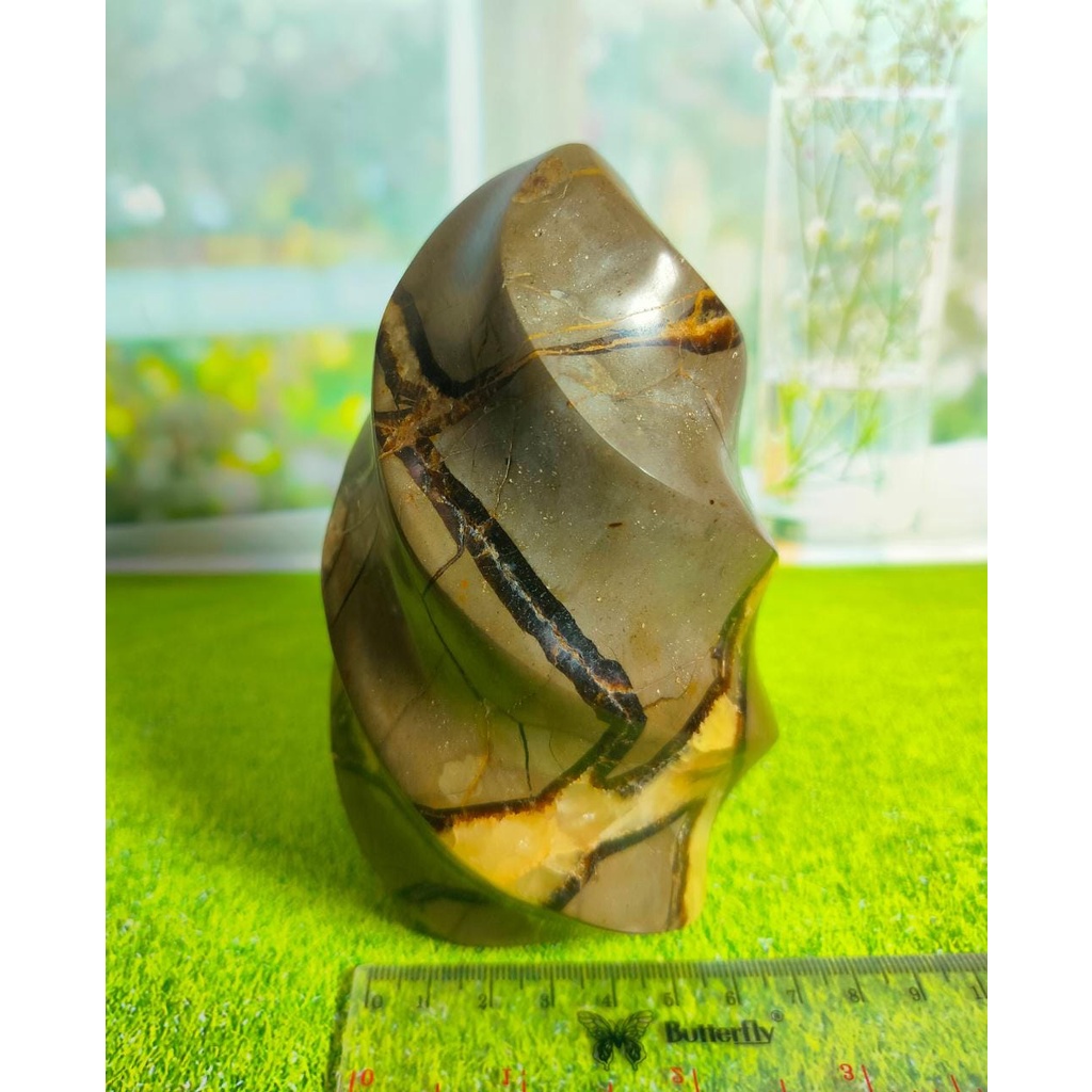 Natural Septarian Flame UV Reactive (10)