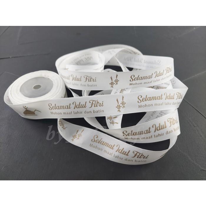 

Pita Idul Fitri-Grossgrain-Broken White ;Lebar 2.5 Cm ;Panjang 20 Yard 042