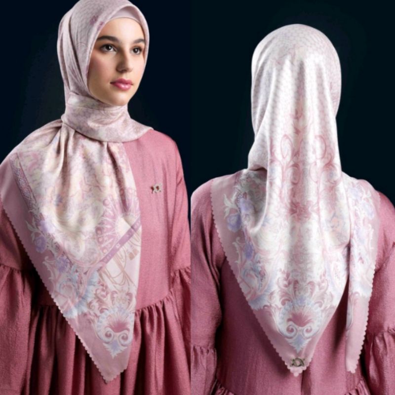 Royal Scarf Wearing Klamby