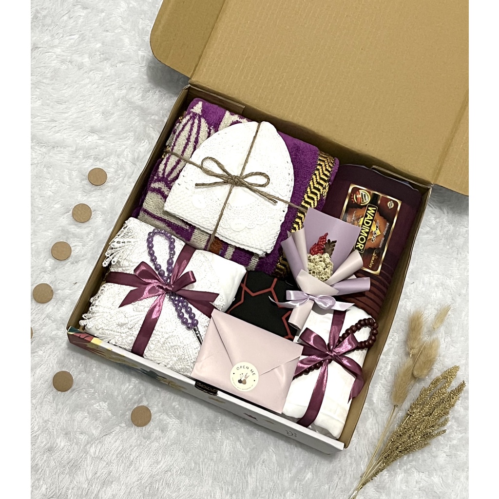 Hampers Couple Murah Kado Wedding / Lebaran Sarung Mukena Sajadah Peci Tasbih Lengkap