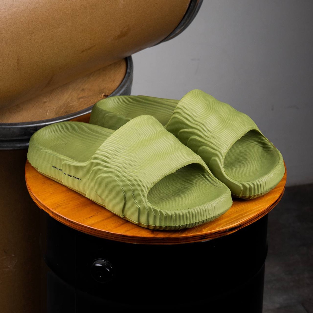 SANDAL SLIDE ADIDAS ADILETTE 22 ORIGINAL MAGIC LIME/SANDAL SLIDE ADIDAS ADILETTE 22 ORIGINAL MAGIC L