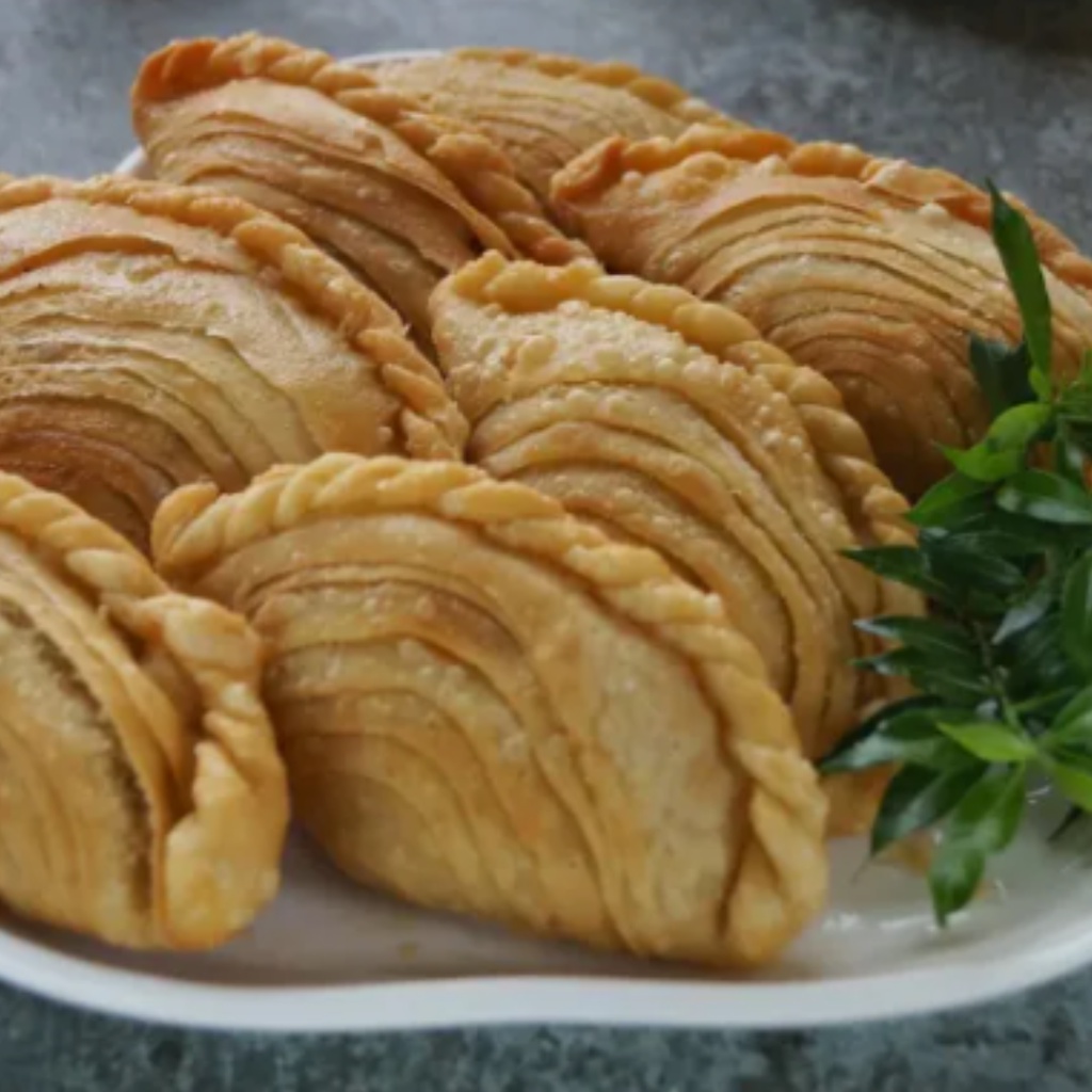 Homemade Karipap Frozen isi Kari Daging 10pcs Curry Puff Pastel Singapore Cemilan Berbuka Puasa