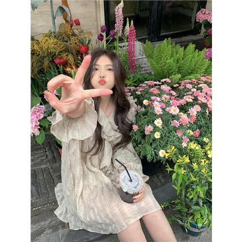 Red kumikumi ruffled V-neck long-sleeve dress women s spring loose all-match doll skirt short skirt