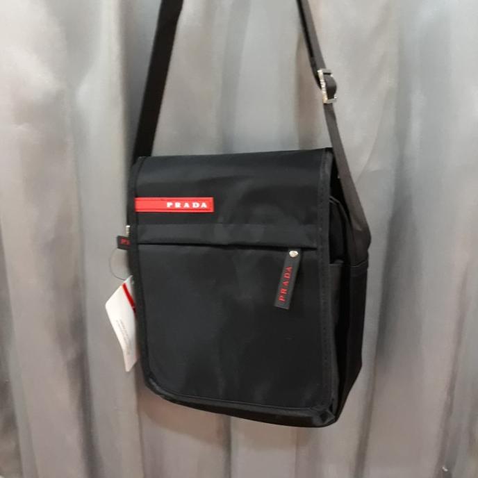 Tas slempang prada M