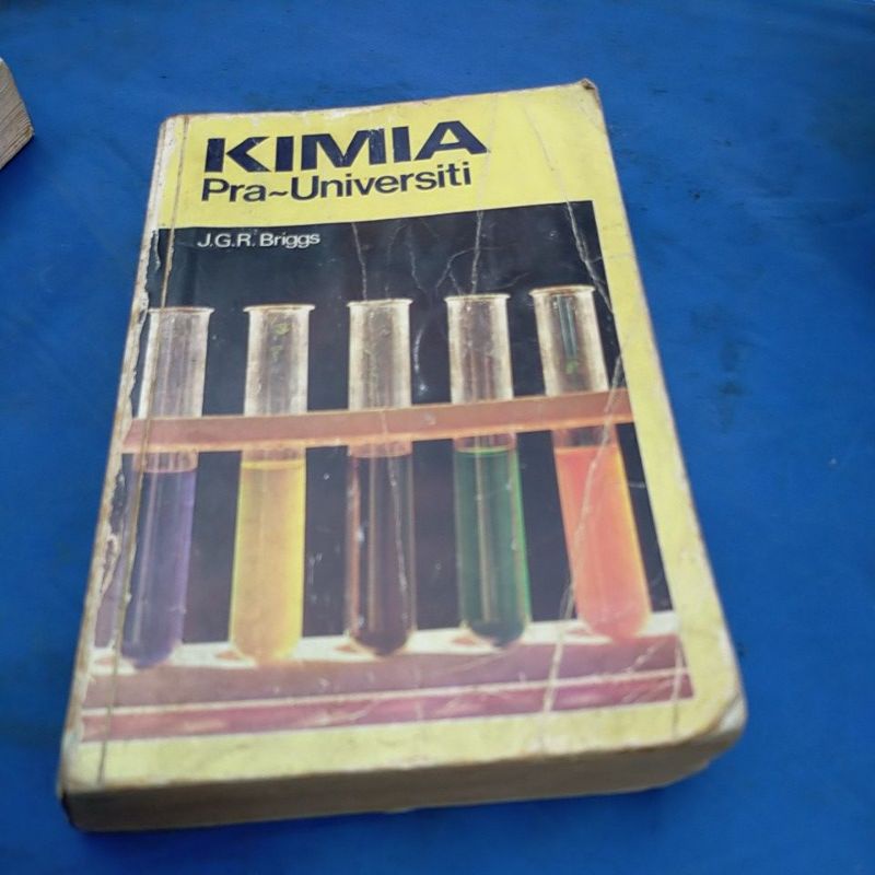 

buku kimia pra-Universiti