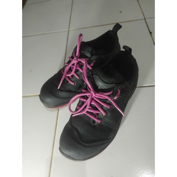 sepatu thrift ecco goretex sepatu second