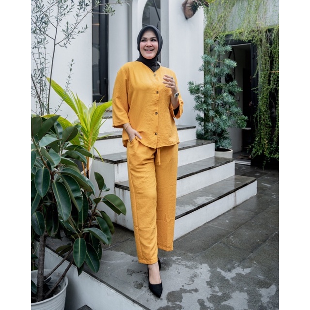 JOSHIN Olive Oneset Crinkle Button - Setelan Blouse Kemeja Kancing