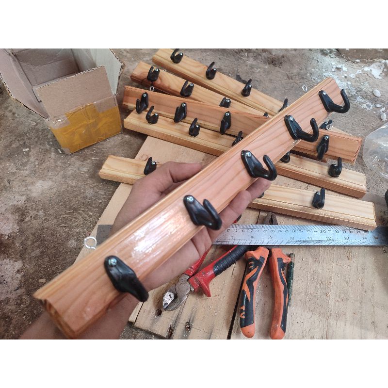 gantungan baju / kapstok kayu jati belanda