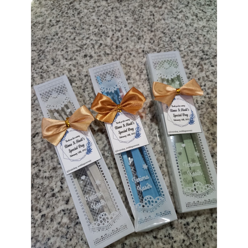 

Pita dan kartu ucapan untuk souvenir