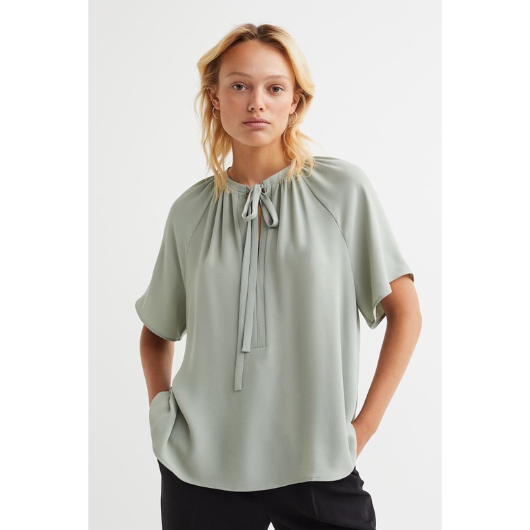 H&amp;M Short-sleeved Tie Blouse