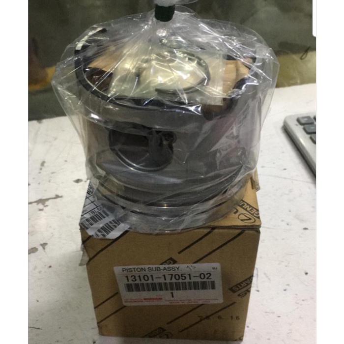 Piston Land Cruiser VX100