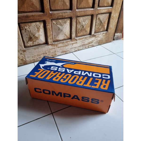 Sepatu Compass slip-on murahh